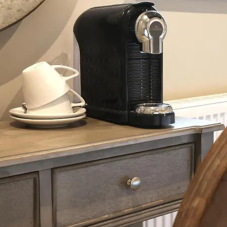 Old Post Office بيت ضيافة سلان