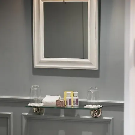 Old Post Office بيت ضيافة *