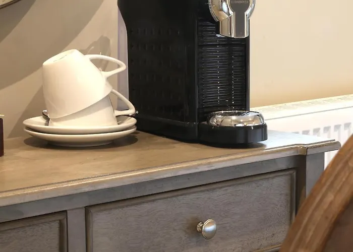 Old Post Office בית הארחה סליין