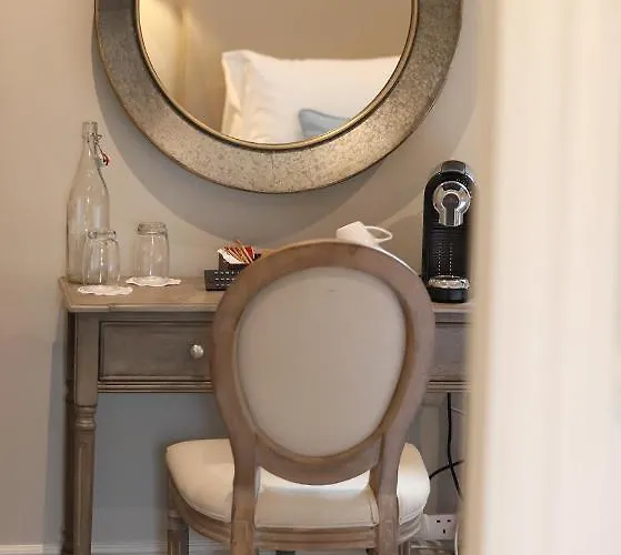 בית הארחה Old Post Office *